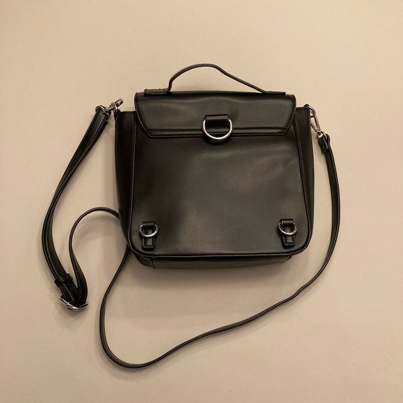 A black leather cross body bag - Picture 3 of 5